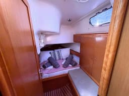Bavaria Cruiser 40 in Lefkada / Vliho Yacht Club thumbnail 6