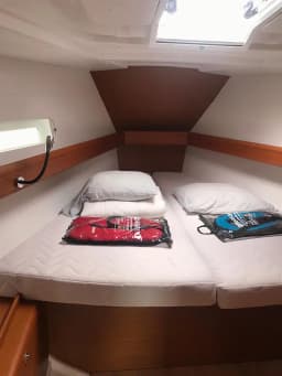Sun Odyssey 419 in Mallorca / Palma de Mallorca / La Lonja Marina Charter thumbnail 15