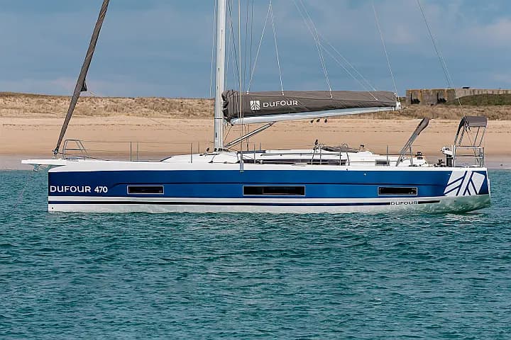 Dufour 470 in Sardinia / Portisco / Marina di Portisco - Photo 4