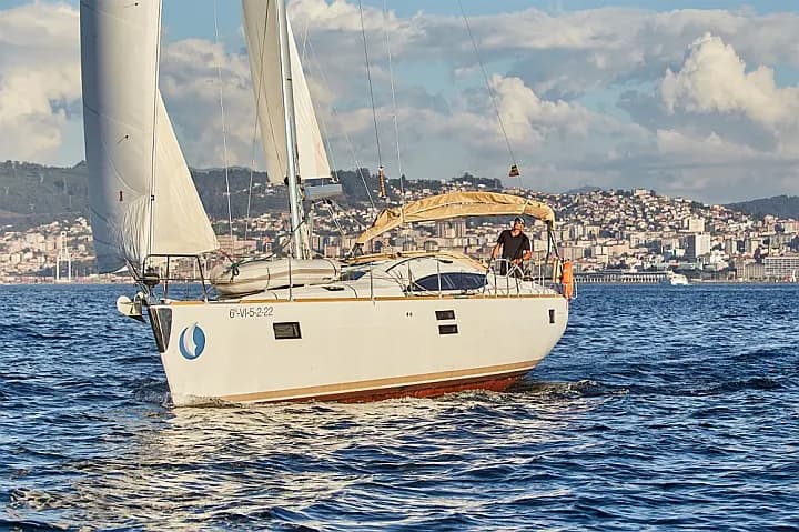 Elan Impression 45 in Vigo / Real Club Nautico de Vigo - Photo 4