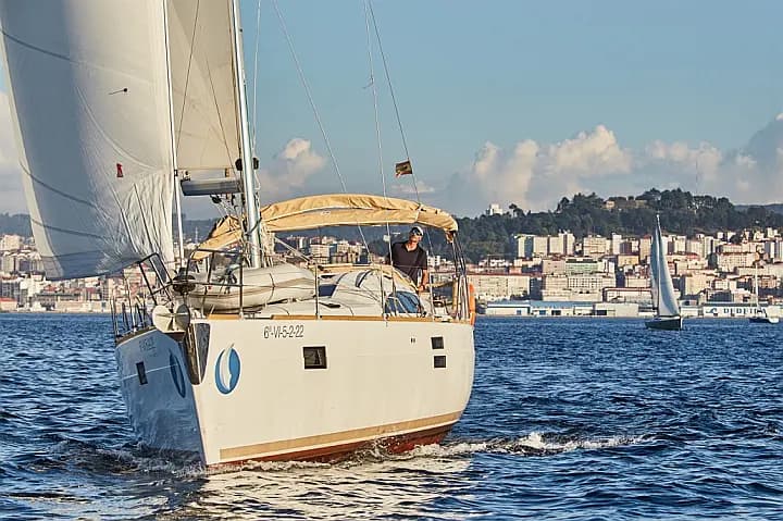Elan Impression 45 in Vigo / Real Club Nautico de Vigo - Photo 5