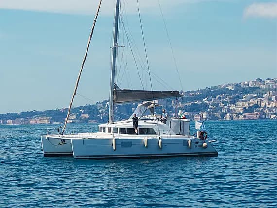 Lagoon 440 in Naples / Darsena Acton - Photo 1