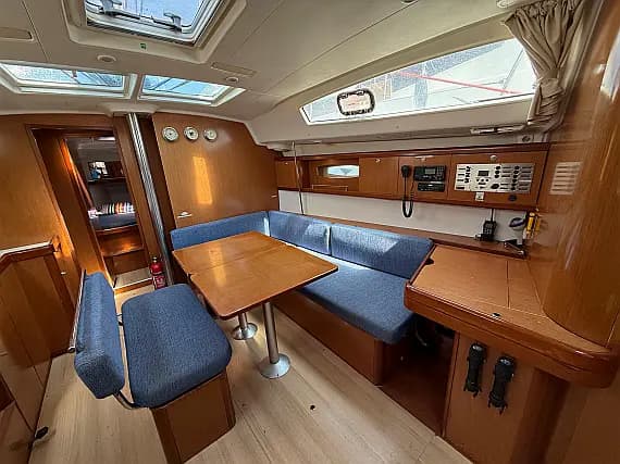 Oceanis 43 in Tenerife / Las Galletas / Marina del Sur - Photo 3