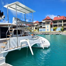 DH 550 in Eden Island / Mahe, Victoria / Eden Island Marina thumbnail 13