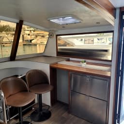 DH 550 in Eden Island / Mahe, Victoria / Eden Island Marina thumbnail 18
