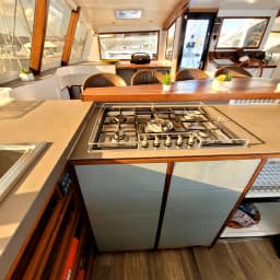 DH 550 in Eden Island / Mahe, Victoria / Eden Island Marina thumbnail 32