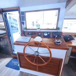 DH 550 in Eden Island / Mahe, Victoria / Eden Island Marina thumbnail 5