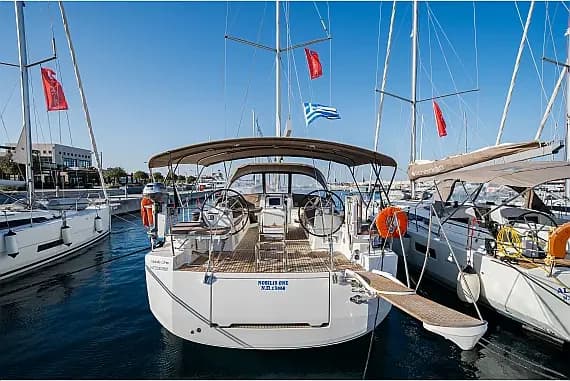 Jeanneau 54 in Lavrion Main Port - image 1