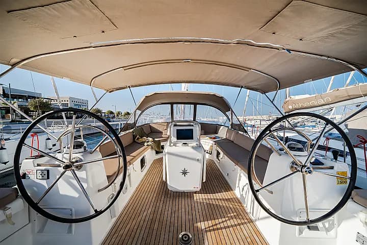 Jeanneau 54 in Lavrion Main Port - Photo 5