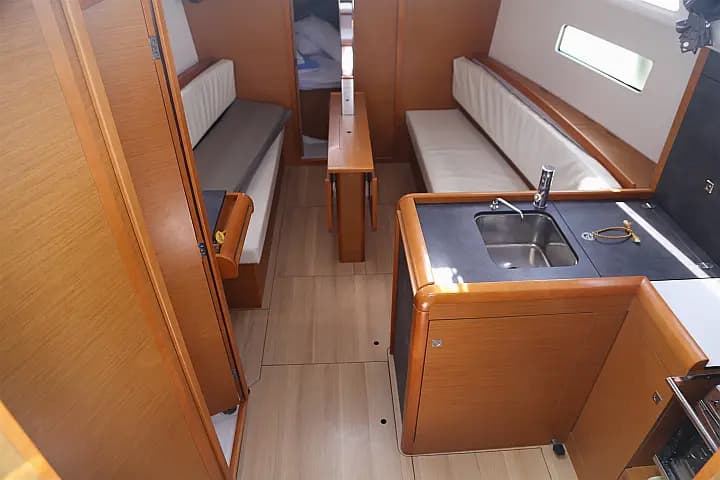 Sun Odyssey 349 in Volos / Port of Volos - Photo 4