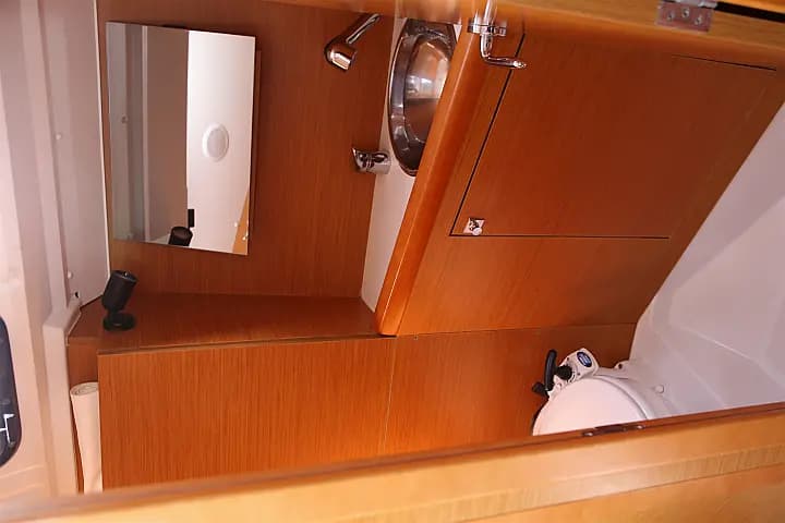 Sun Odyssey 349 in Volos / Port of Volos - Photo 5