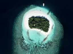 Power Catamaran in Maldives / Malé thumbnail 8