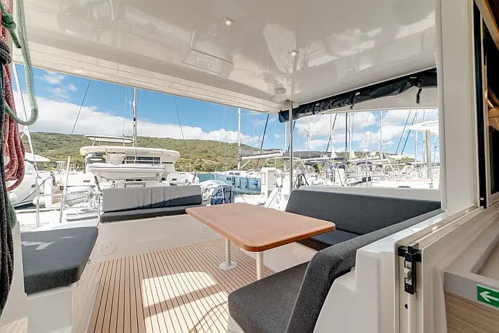 Lagoon 40 in Sardinia / Portisco / Cala dei Sardi - Photo 4