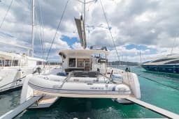 Lagoon 40 in Sardinia / Portisco / Cala dei Sardi thumbnail 7