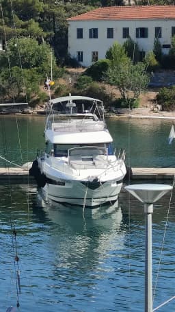 Prestige 460 in Dubrovnik / ACI Marina Dubrovnik thumbnail 26