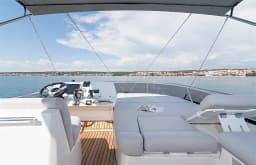 Prestige 460 in Dubrovnik / ACI Marina Dubrovnik thumbnail 32