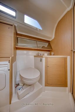 Oceanis 40.1 in Dubrovnik / ACI Marina Dubrovnik thumbnail 5