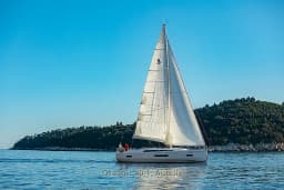 Oceanis 40.1 in Dubrovnik / ACI Marina Dubrovnik thumbnail 6