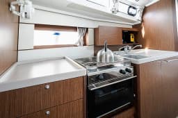 Oceanis 38.1 in Castiglioncello / Marina Cala de' Medici thumbnail 10
