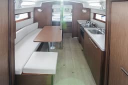 Oceanis 38.1 in Castiglioncello / Marina Cala de' Medici thumbnail 12