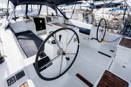 Oceanis 38.1 in Castiglioncello / Marina Cala de' Medici thumbnail 17