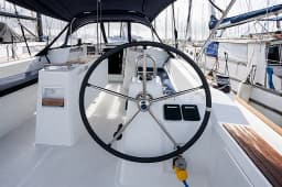 Oceanis 38.1 in Castiglioncello / Marina Cala de' Medici thumbnail 19