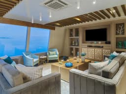 Power Catamaran in Baltra thumbnail 11
