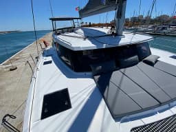Isla 40 in Portimao / Marina de Portimao thumbnail 9