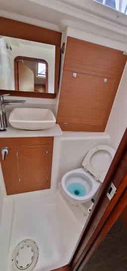 Dufour 460 Grand Large in Athens / Alimos Marina thumbnail 8