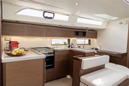 Oceanis 51.1 in Athens / Alimos Marina thumbnail 9