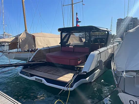 Cranchi A 46 in Cannes / IGY Vieux-Port de Cannes - image 1