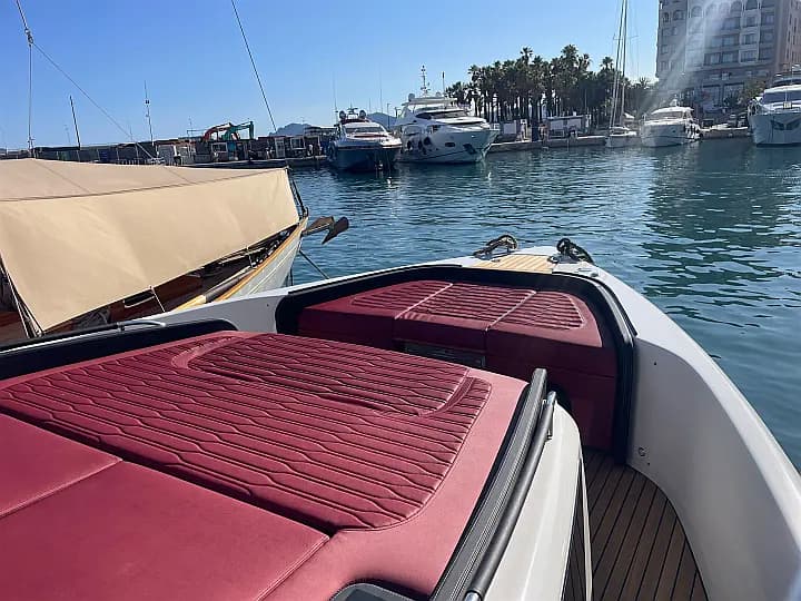 Cranchi A 46 in Cannes / IGY Vieux-Port de Cannes - Photo 5