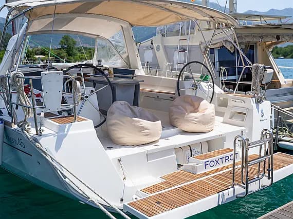 Oceanis 45 in Mrcevac / Jamb Marina - image 1