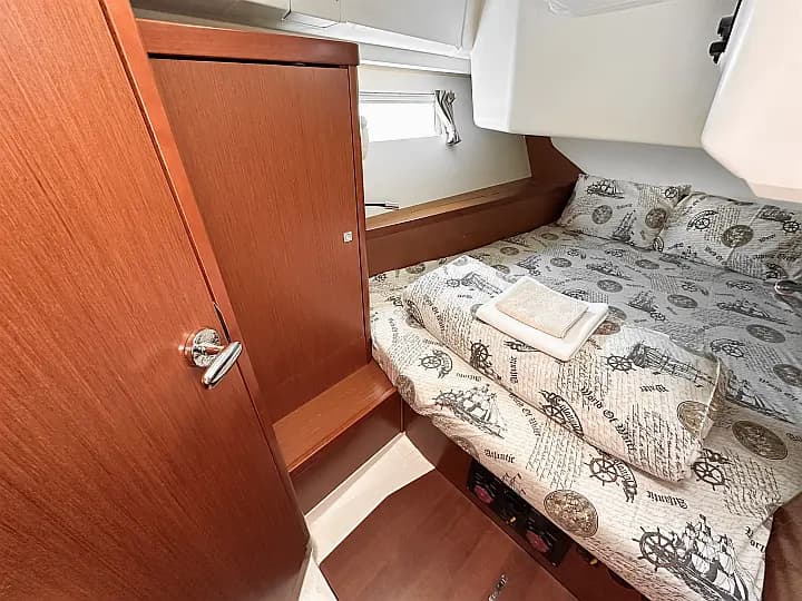 Oceanis 45 in Mrcevac / Jamb Marina - Photo 5