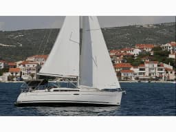 Oceanis 34 in Lefkada / Nydri Port thumbnail 3