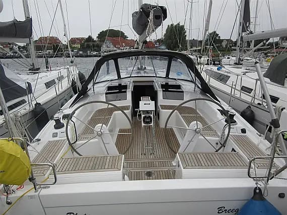 Hanse 458 in Stockholm - Saltsjöbaden / Saltsjö Pir Marina - image 1