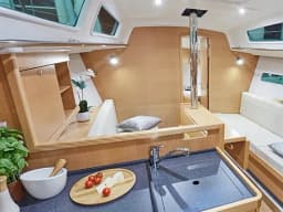 Sun Odyssey 319 in Sicily / Furnari / Marina Portorosa thumbnail 2
