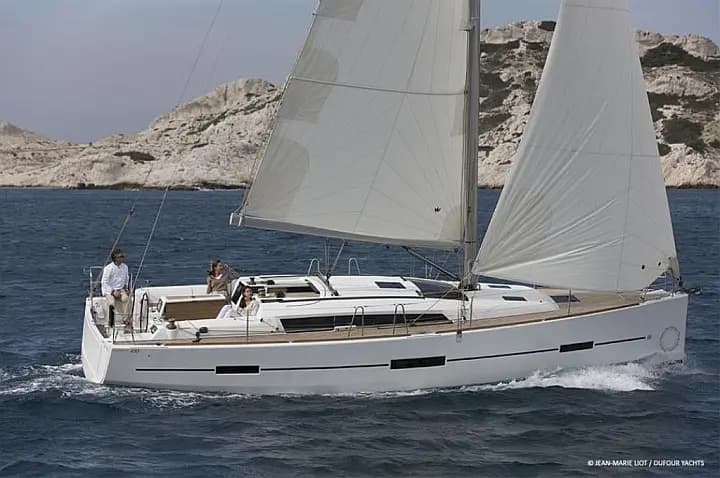 Dufour 410 Grand Large in Jacuecanga, Angra dos Reis (RJ) / BR Marinas Verolme - Photo 5