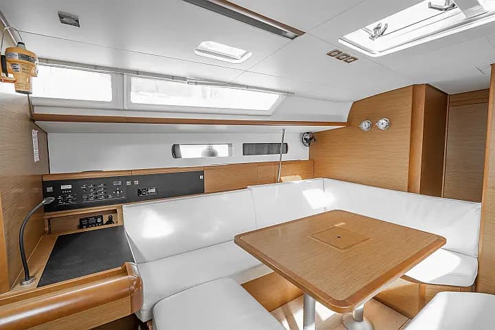 Sun Odyssey 479 in Corfu / Mpenitses / Marina Benitses - Photo 4