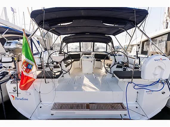 Oceanis 46.1 in Sardinia / Olbia / Marina di Olbia - Photo 2