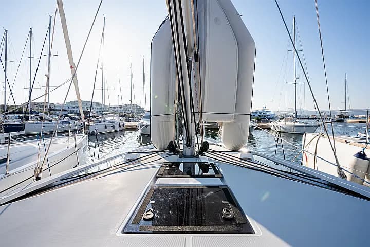 Oceanis 46.1 in Sardinia / Olbia / Marina di Olbia - Photo 1