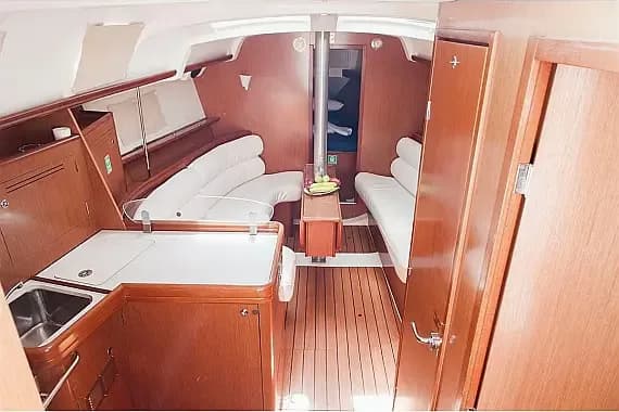 Oceanis 343 in Preveza Main Port - Photo 3