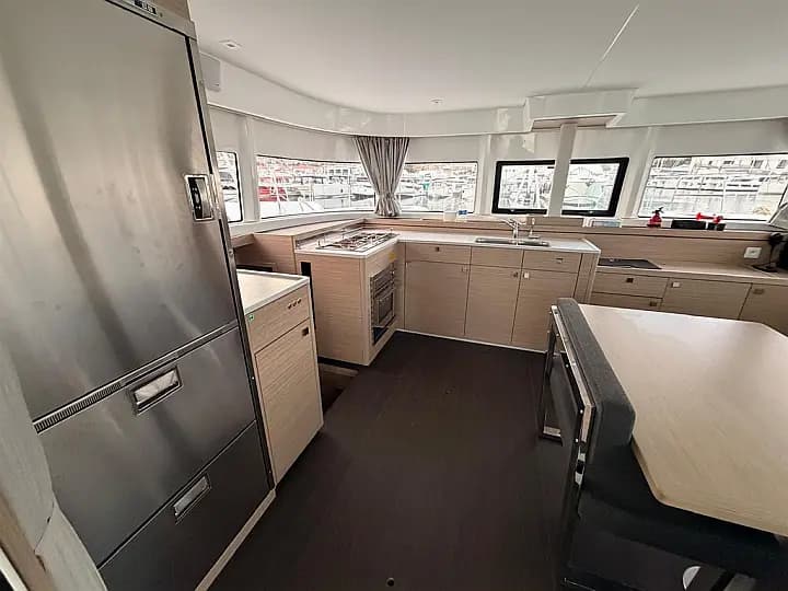 Lagoon 43 in Seget Donji / Marina Baotić - Photo 5