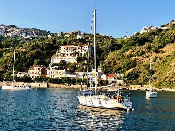 Sun Odyssey 33 in Volos / Port of Volos - Photo 1