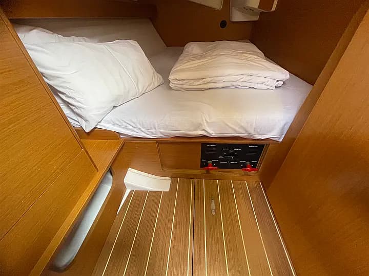 Sun Odyssey 36i in Zadar / Marina Zadar - Photo 4