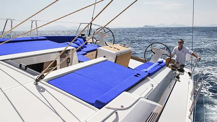 Oceanis 51.1 in Marina Agana - Photo 4