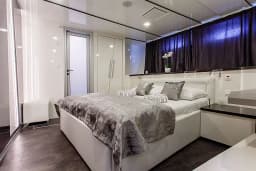 Luxury Motor Yacht in Dubrovnik / Port Dubrovnik thumbnail 10