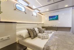 Luxury Motor Yacht in Dubrovnik / Port Dubrovnik thumbnail 11