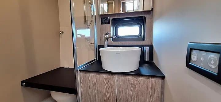 Azimut Atlantis 45 in Podstrana / Marina Lav - Photo 4