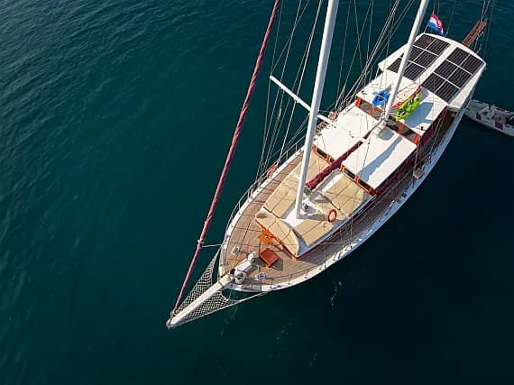 Gulet in Kaštel Gomilica / Port Kaštilac - Photo 1